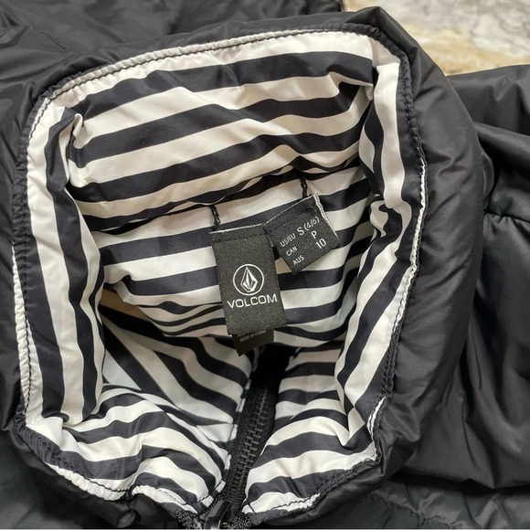 Volcom Puffs N Stuff Reversible Zip Up Striped Puffer Jacket Coat Black - Picture 2 of 14